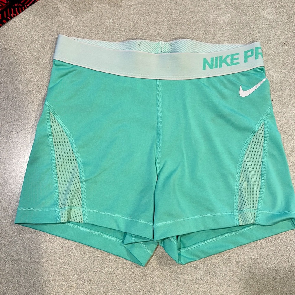 Nike Pro Hypercool